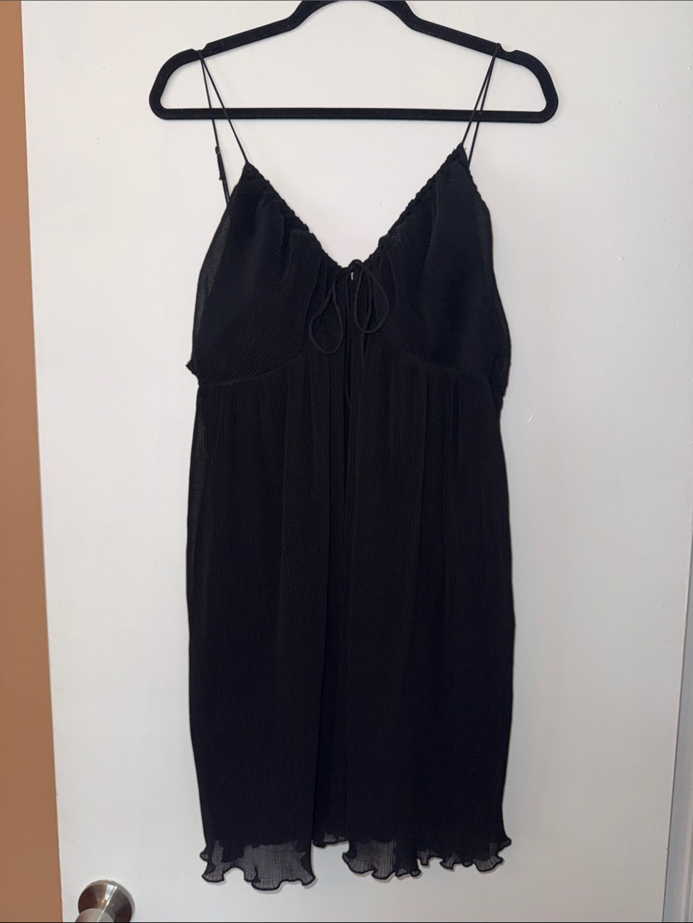 Abercrombie & Fitch Elegant Black Pleated Spaghetti Strap Dress